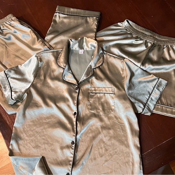 Pajama Set - Picture 2 of 9